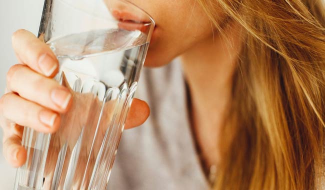 Acqua, quanto si può sopravvivere senza bere?