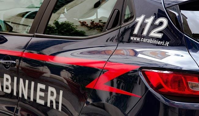 Torino, padre adottivo strangola figlio con un cavo del pc