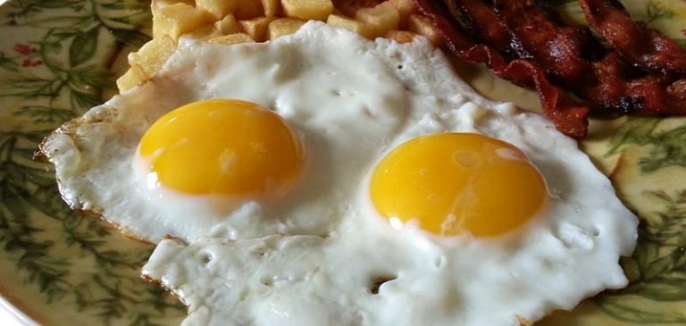 Uova a colazione? Si rischia l’infarto secondo uno studio statunitense
