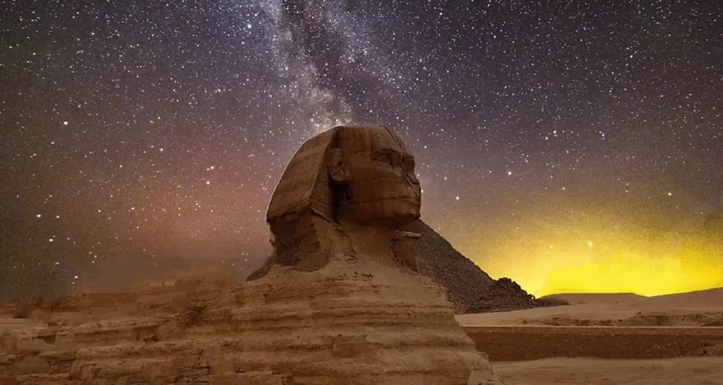 una porta nascosta sotto la grande Sfinge di Giza