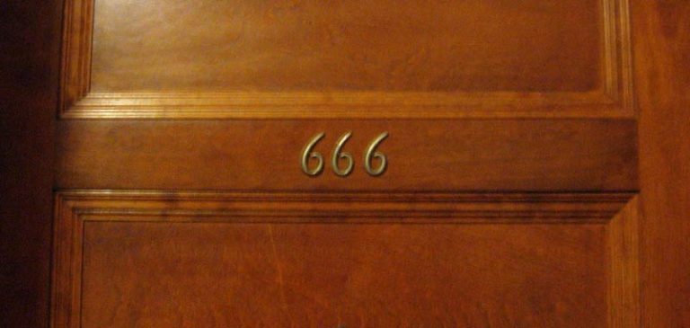 Anticristo: un professore rivela la realtà sul numero 666