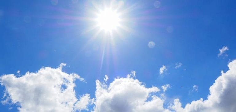 Meteo, sarà una Pasqua all’insegna delle temperature miti