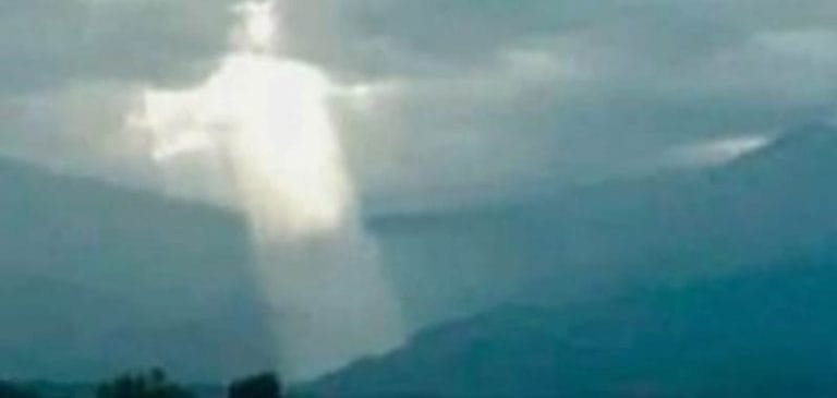 Incredibile immagine di Cristo fa gridare al miracolo