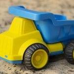 Arrestata guidava un camion giocattolo sulla strada pubblica