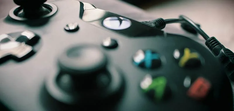 Vende la xbox del fidanzato per 3 euro poi rivela il perche