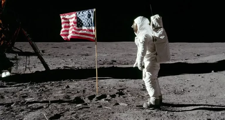 Apollo 11: Domande e risposte sul falso allunaggio