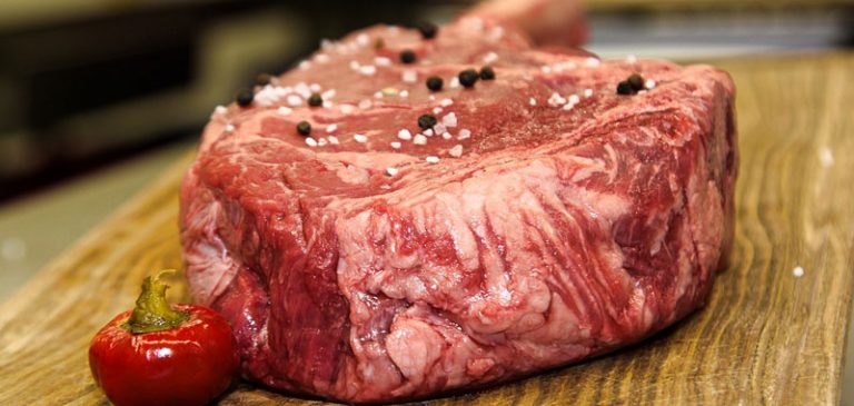 Carne di maiale: è possibile mangiarla cruda?