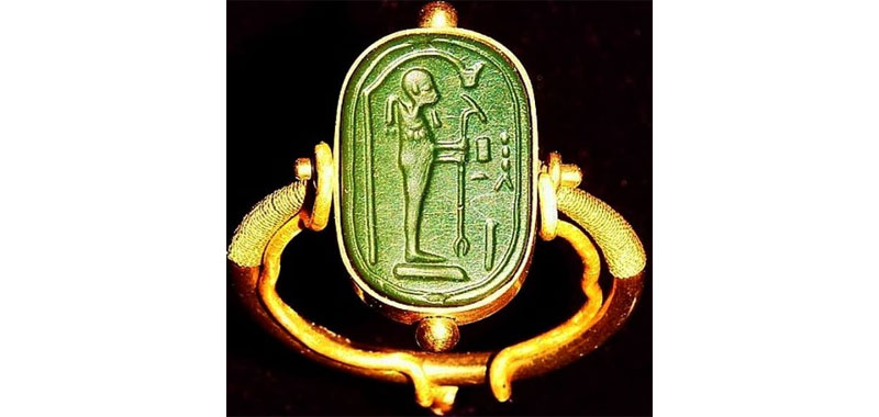 Tutankhamon un anello alieno trovato nella tomba