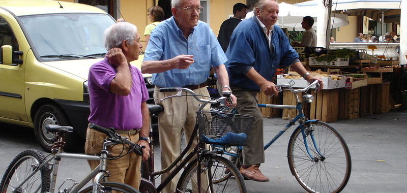 Beppe Grillo se togliessimo il voto agli anziani