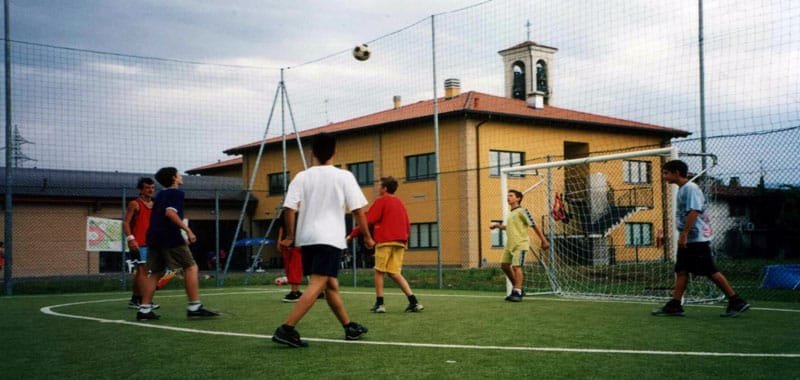 Roma anziani adescavano ragazzini in oratorio