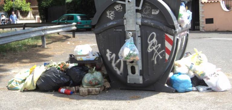 Roma rischia nuovo commissariamento per i rifiuti