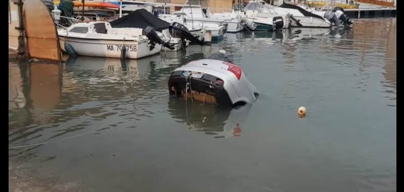 Segue il suo gps e finisce direttamente a mare