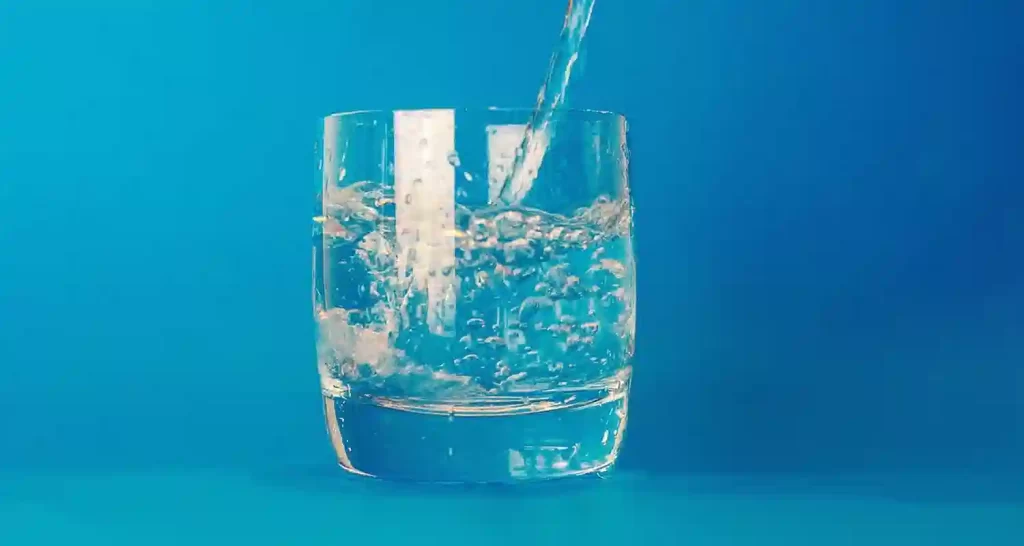 Stress la spiegazione in un bicchiere di acqua