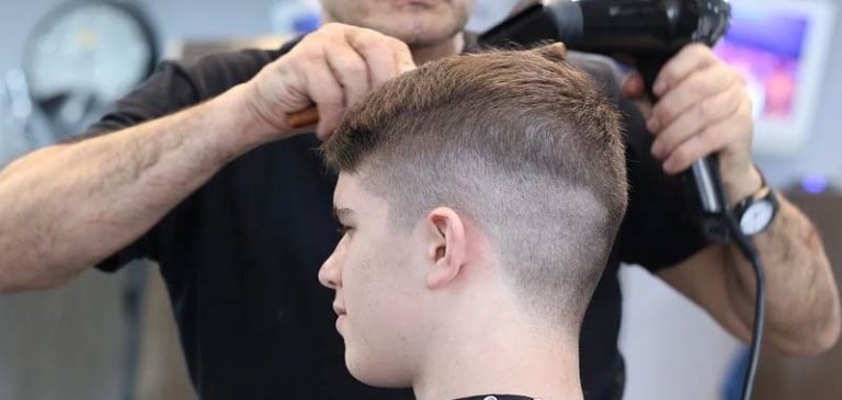 Svizzera: il taglio di capelli non gli piace, scatta la denuncia