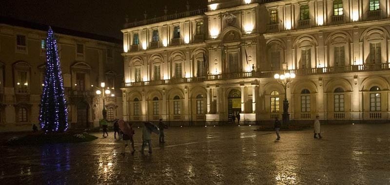 Catania bar abusivo gestito da due bambini