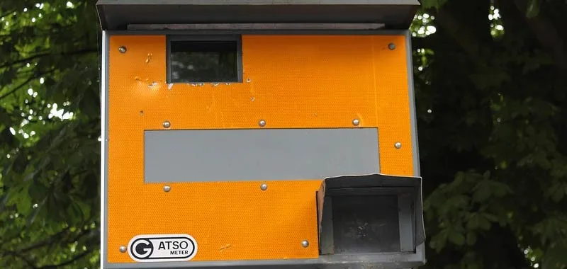 Stop agli autovelox mimetizzati tra le piante