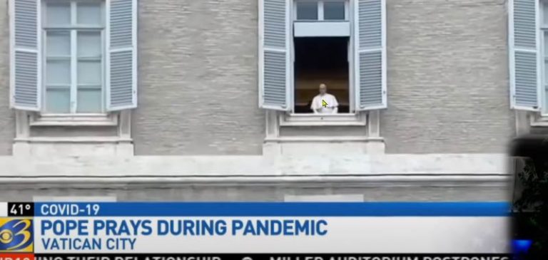 Coronavirus: Il Papa affacciato alla finestra è un ologramma?
