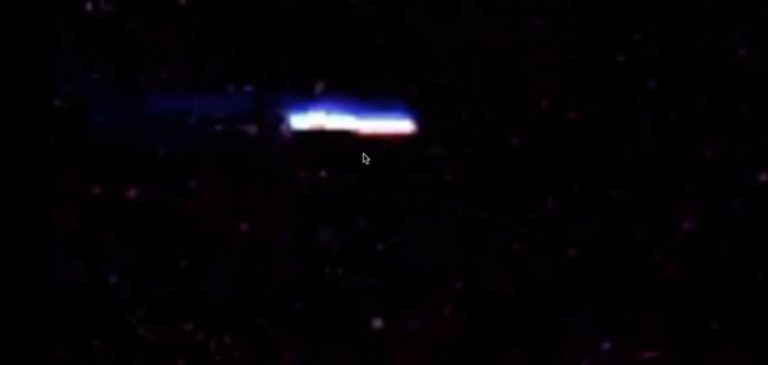 UFO a forma di sigaro sfreccia nei cieli del Nebraska