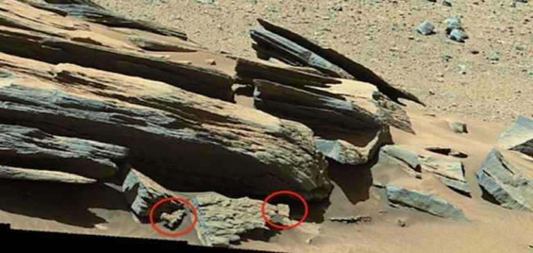 Alieni e religione: Strana incisione sulla superficie di Marte?