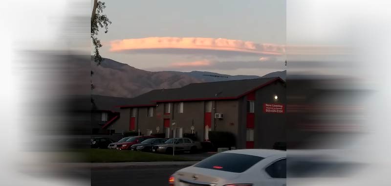 California incredibile nuvola sembra nascondere una nave aliena
