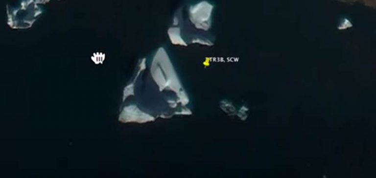 Iceberg anomalo a largo della Groenlandia, non è naturale