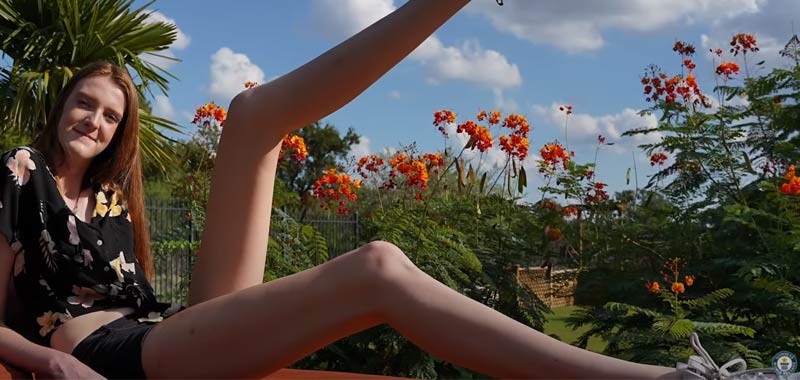 Maci Currin premio per le gambe piu lunghe al mondo