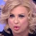 Trono Over Gemma come Grease e Tina se la ride