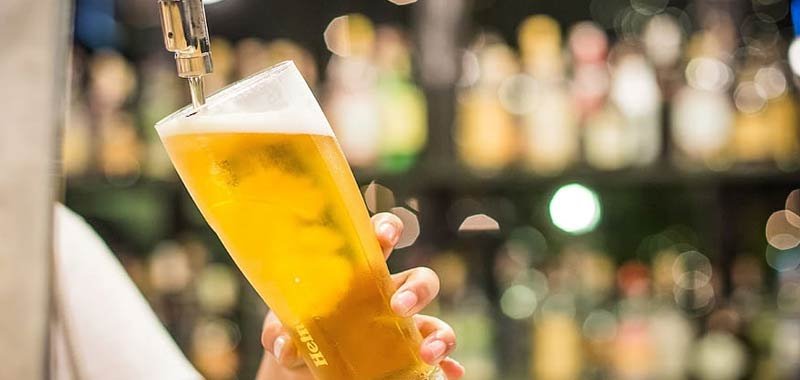 Lascia una mancia di 3mila dollari per una birra