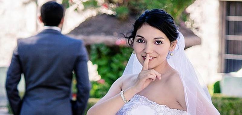 Sposa indignata con il marito ha rovinato tutte le foto