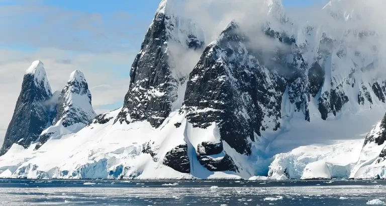Antartide: Una fonte di energia misteriosa dal sottosuolo