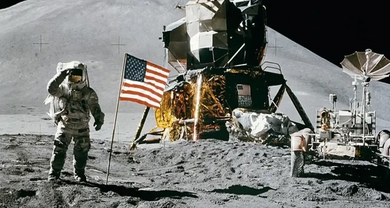 Luna: La sonda cinese mette in dubbio lo sbarco americano