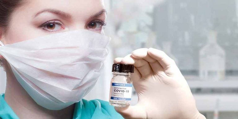 Vaccino Covid-19 e infertilità, non c’è nessun rischio