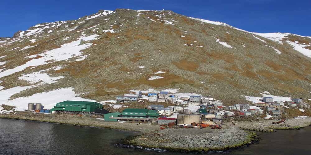 Isole Diomede confinanti ma con un fuso orario di 23 ore