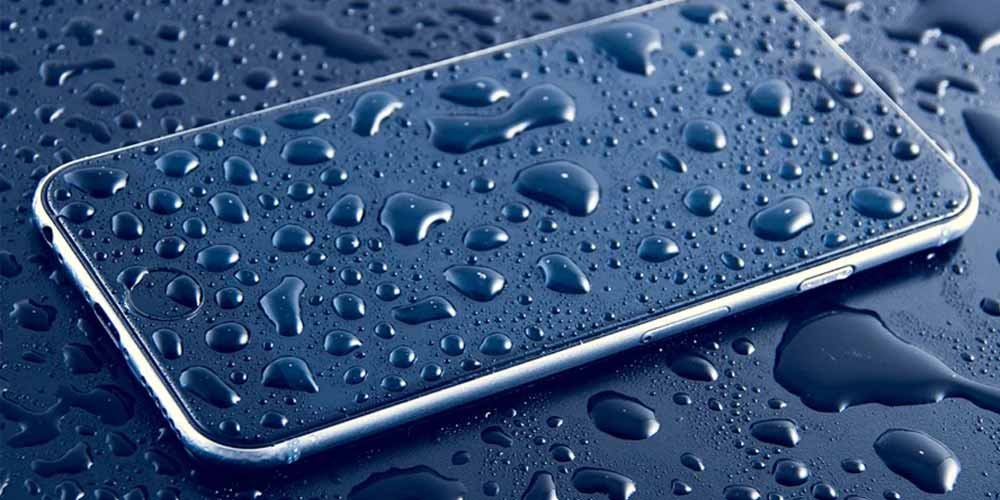 Subacqueo trova un iPhone in fondo ad un lago e lo riporta al proprietario