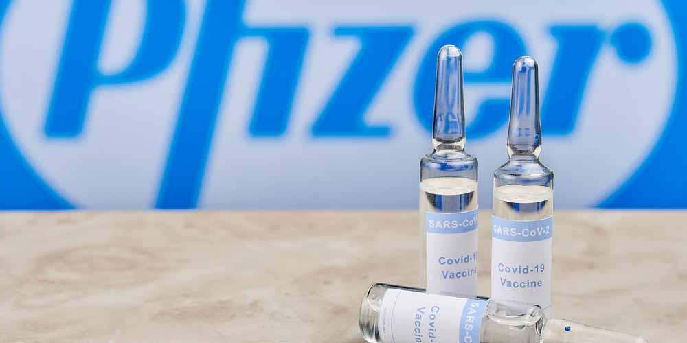 Vaccino Pfizer-Biontech 4 volte in meno il rischio di essere contagiati