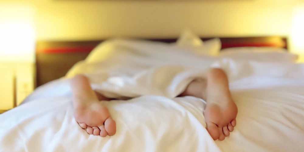 Scienziati rivelano cosa accade se si viene privati del sonno