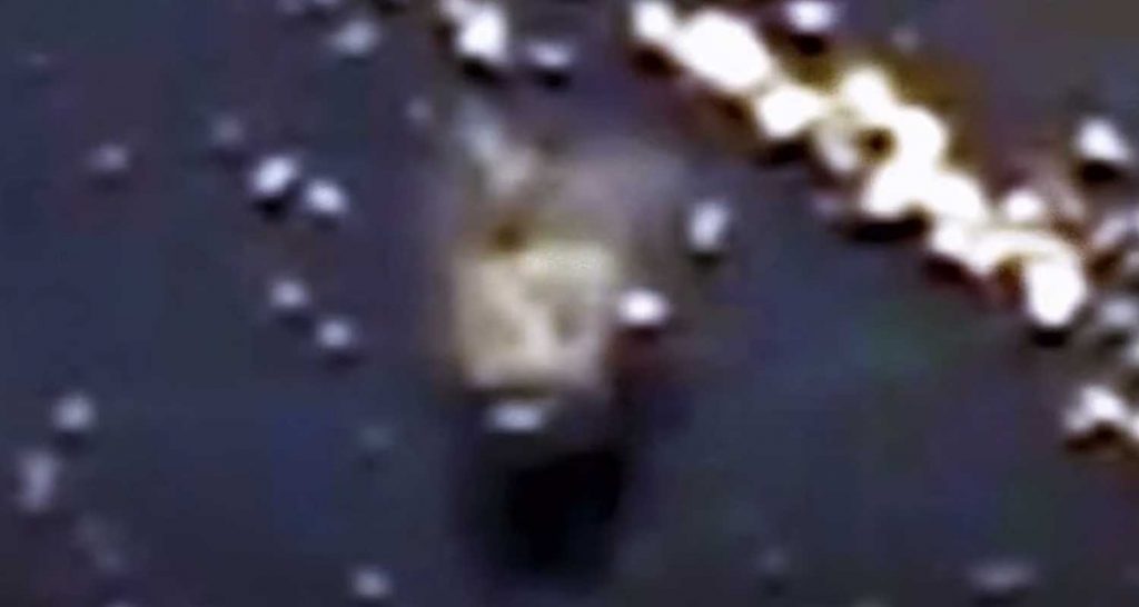 Oggetto misterioso oceano filmato dalla ISS