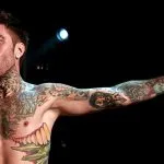 Fedez video choc pestato a sangue