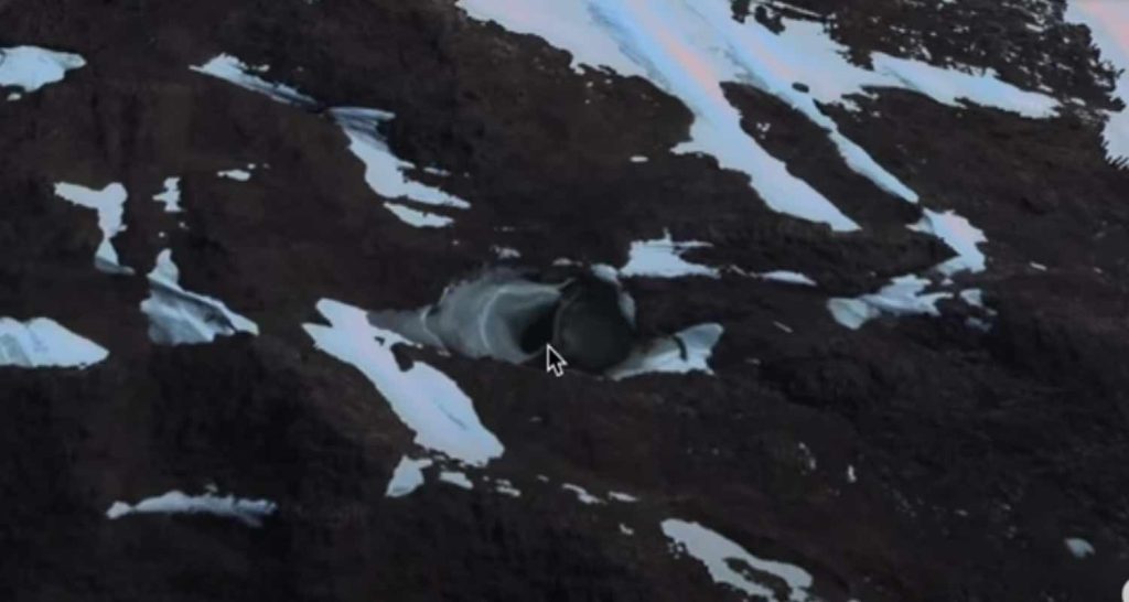 una strana cupola metallica in Antartide
