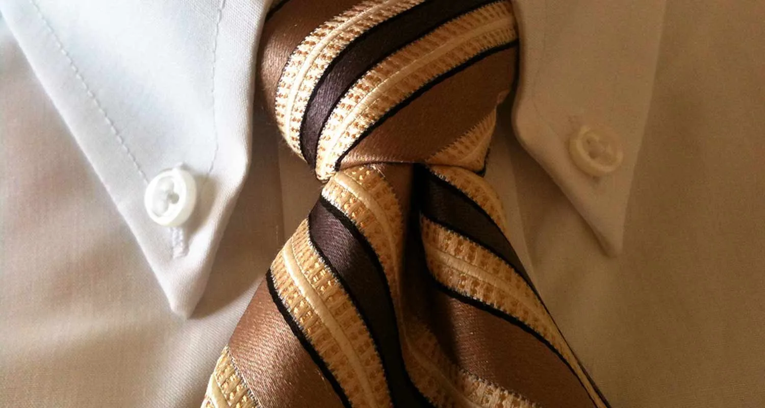 Nodo alla cravatta come fare il nodo Windsor