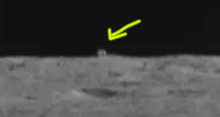 I cinesi scoprono un cubo alieno sulla Luna