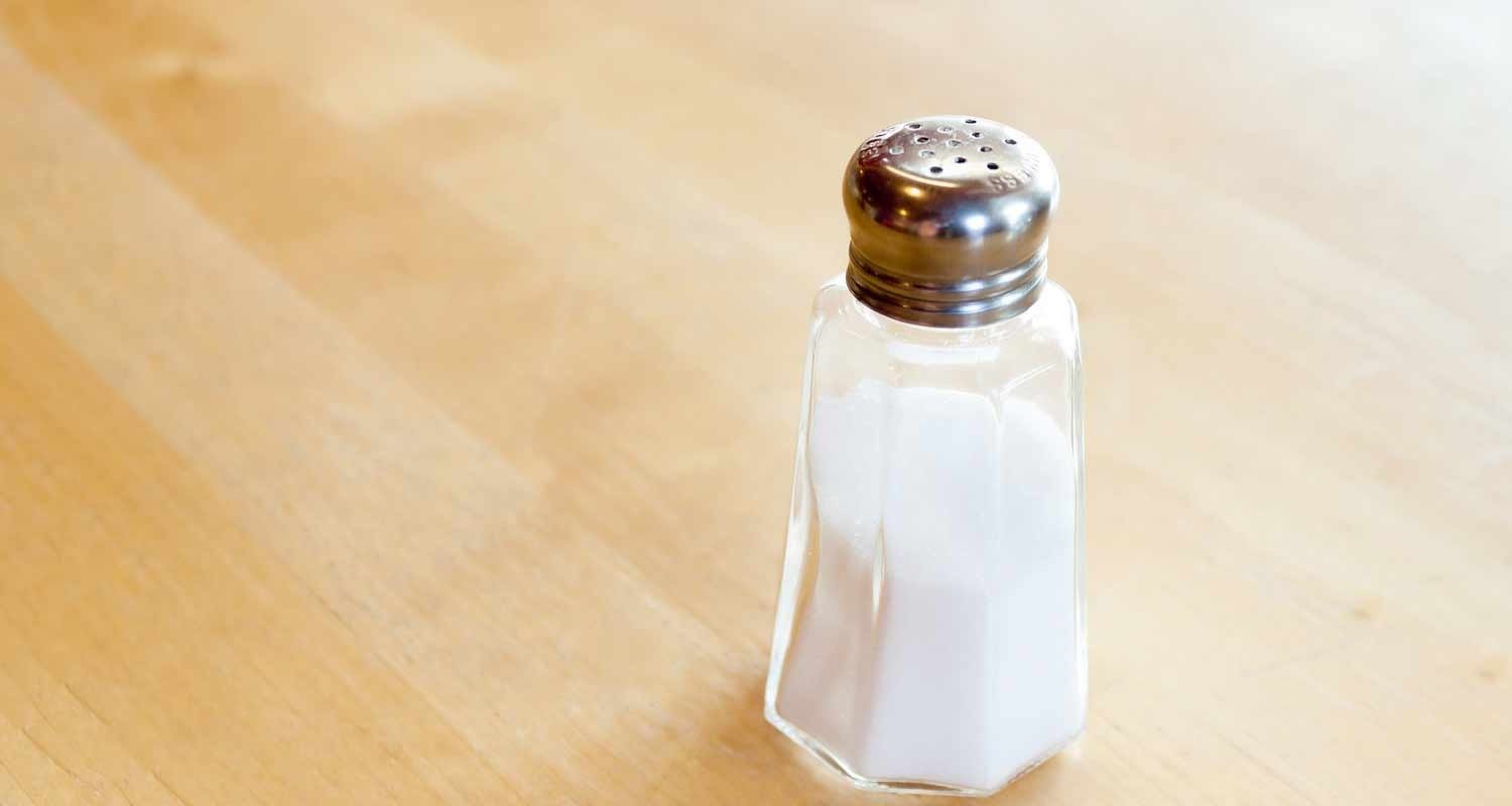 il contenitore del pepe ha piu buchi di quello del sale