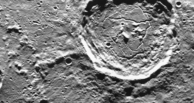 Ci sono dei tunnel nascosti sotto la superficie lunare