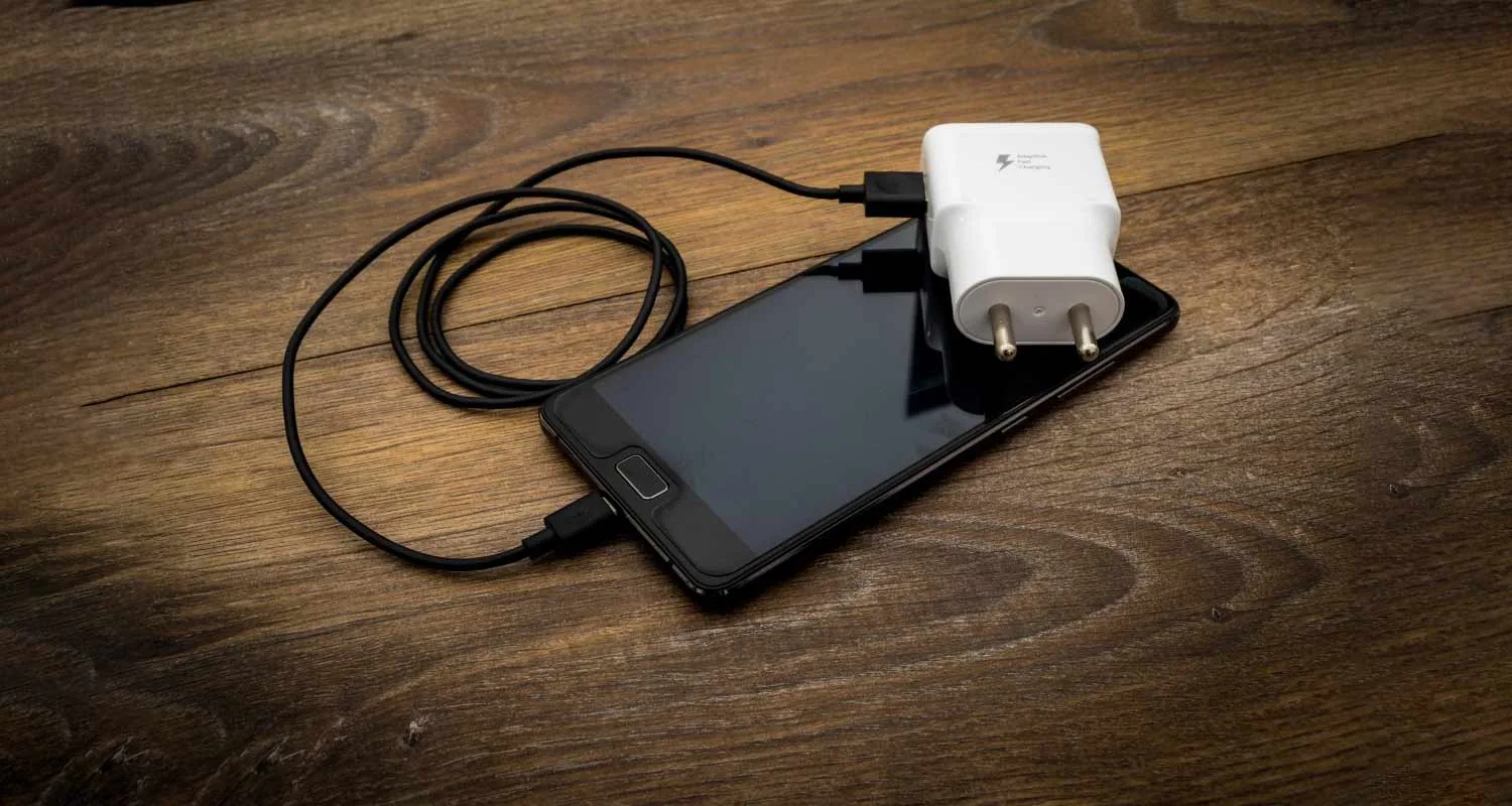 Attenzione a parlare con uno smartphone in carica