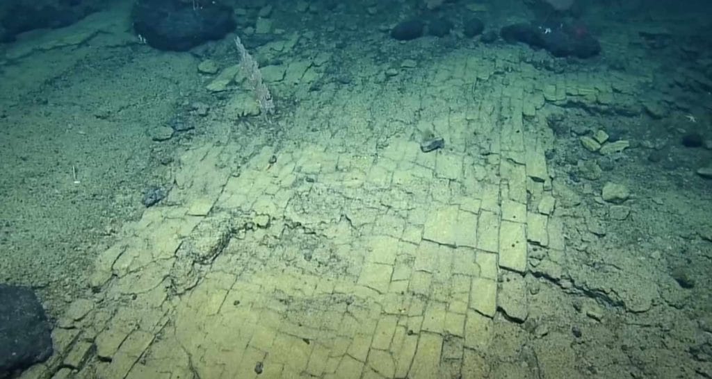 Una misteriosa strada scoperta in fondo all’oceano pacifico