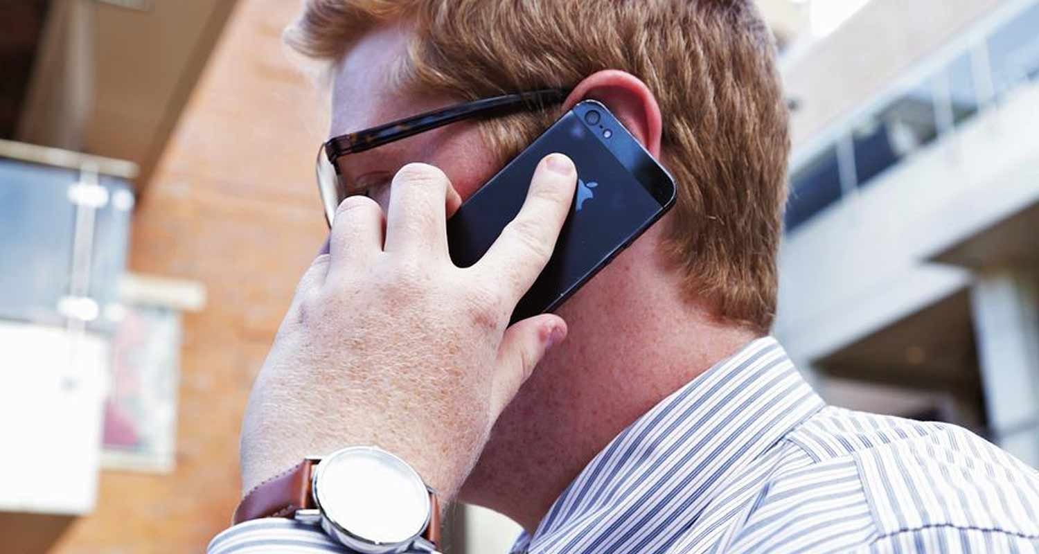 Attenzione a come rispondi al telefono la trappola della falsa conferma