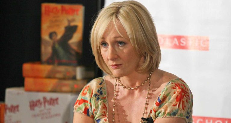 JK Rowling invitata a parlare con Zelensky, ma è una bufala