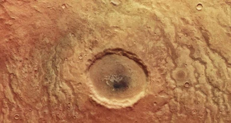 L’incredibile scatto dell’occhio del Sahara su Marte