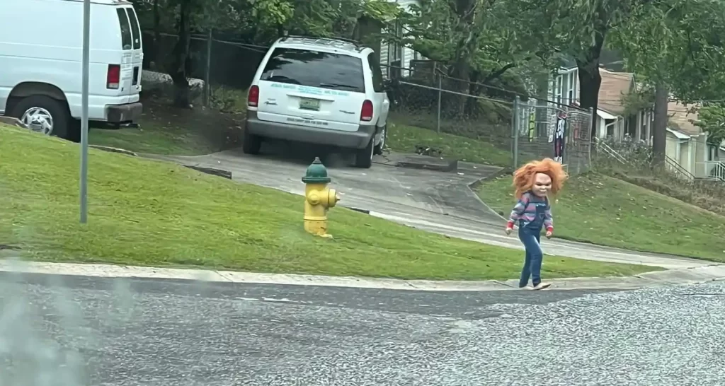 Il bambino vestito da Bambola Assassina terrorizza internet