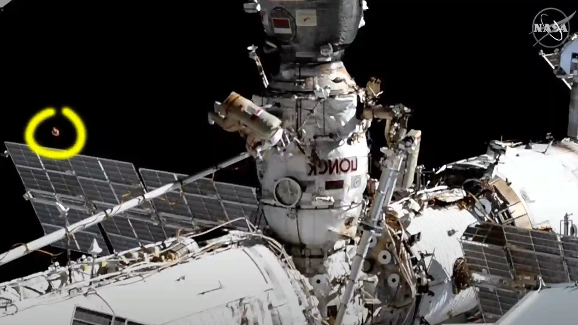 Che cosa e quel oggetto accanto alla ISS